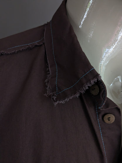 SHIRT SHIRT STRAMFIELD. Brown con cuciture blu e bordi sfilacciati. Taglia XL.