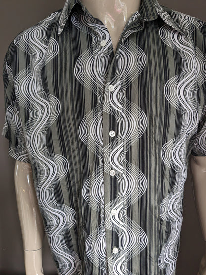 Vintage Steve Kettel shirt short sleeve. Gray black and white print with wrinkle effect. Size XL.