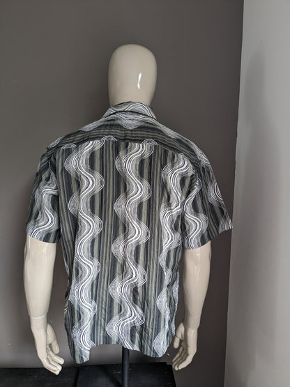 Vintage Steve Kettel Shirt Kurzärmel. Graues Schwarz -Weiß -Druck mit Falteneffekt. Größe xl.