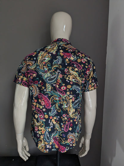 Vintage shirt short sleeve. Colored print. Size L.