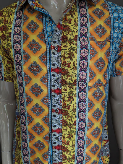 Amparo shirt short sleeve. Yellow orange blue purple print. Size M.