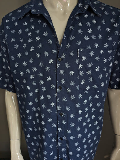 Camisa de Orcan manga corta. Estampado blanco azul. Tamaño xl.