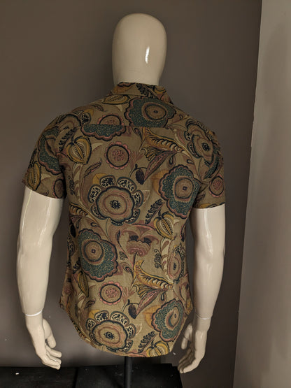 Vatpave shirt short sleeve. Brown pink yellow green print. Size S. 30% viscose.