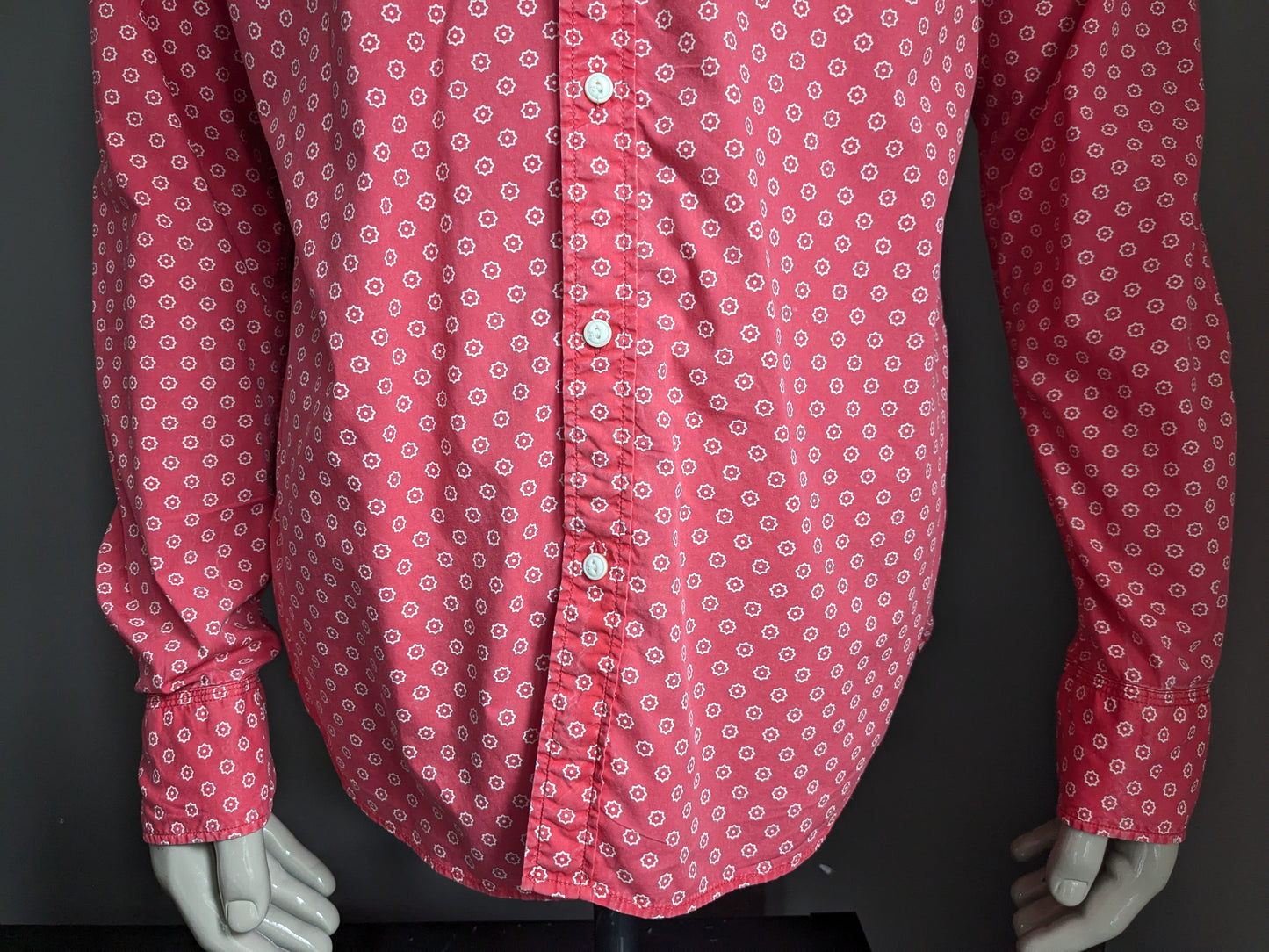 Camicia scozzese e soda. Stampa bianca rosa. Taglia XL.