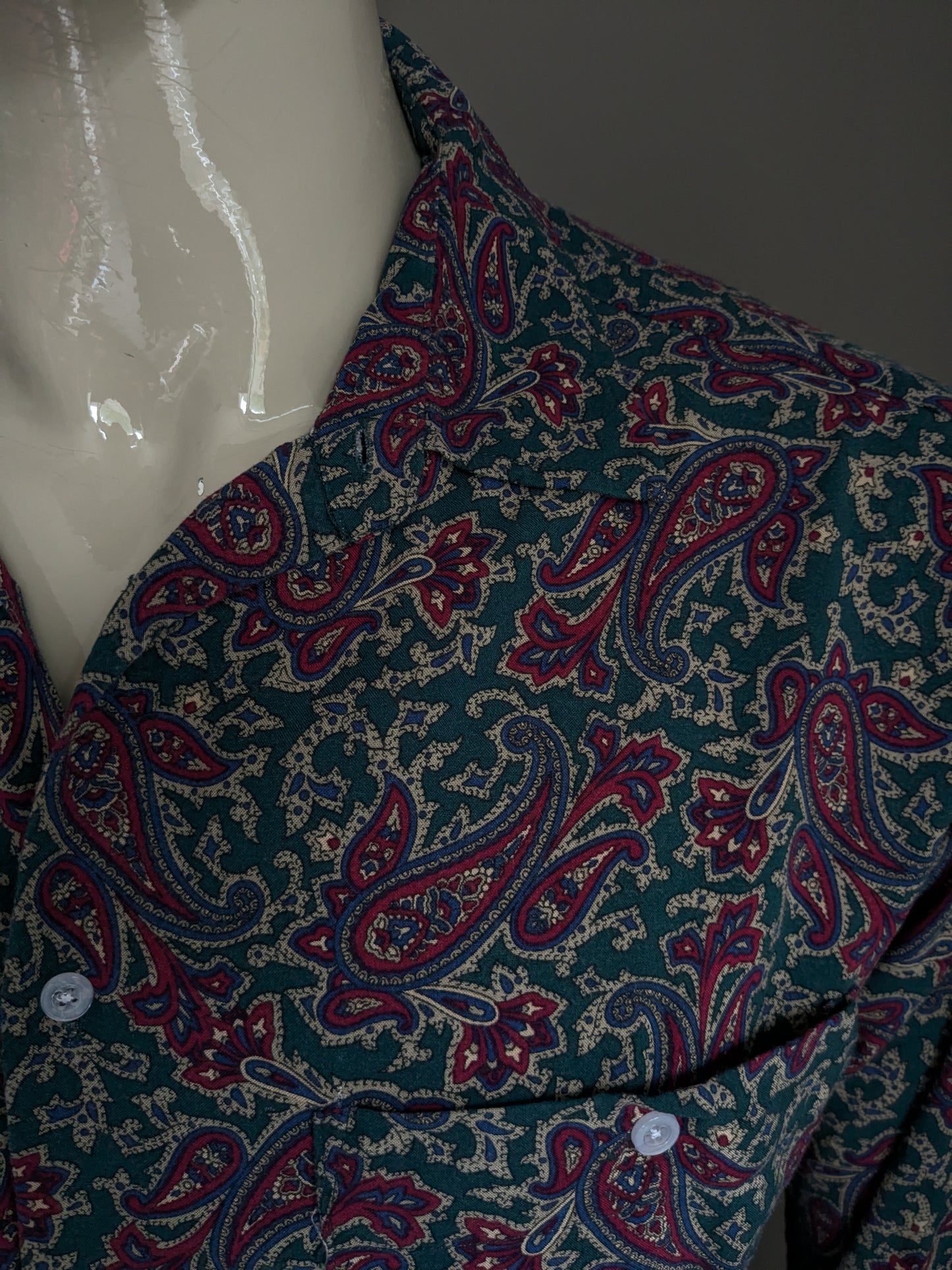 Camicia pop in Inghilterra. Stampa paisley grigio blu verde viola. Taglia L.