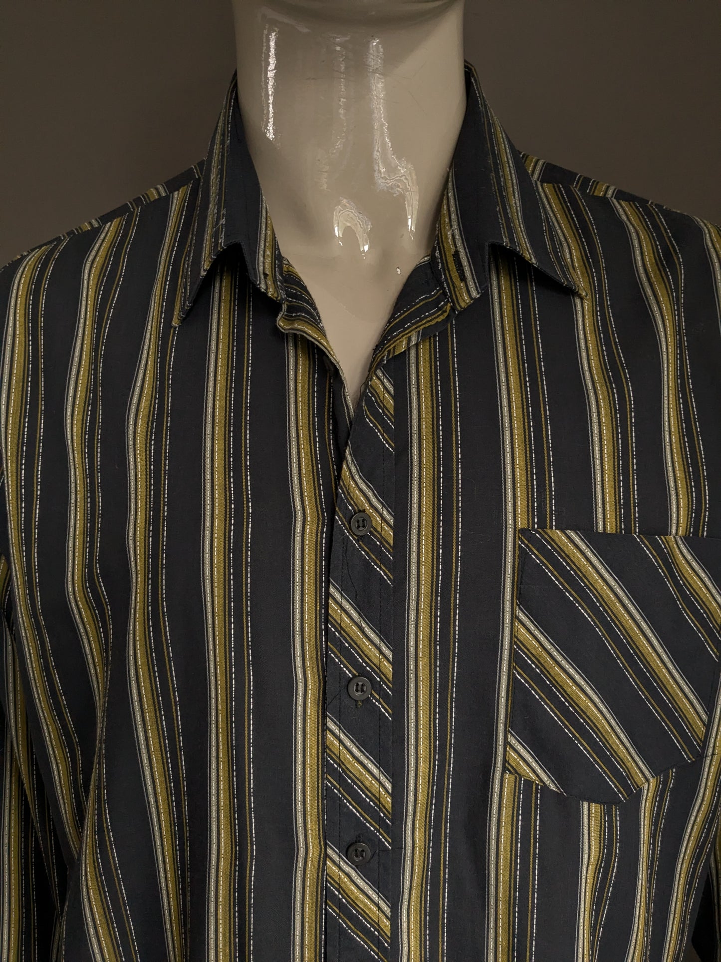 Vintage Williams shirt. Gray yellow white striped. Size 2XL / XXL.