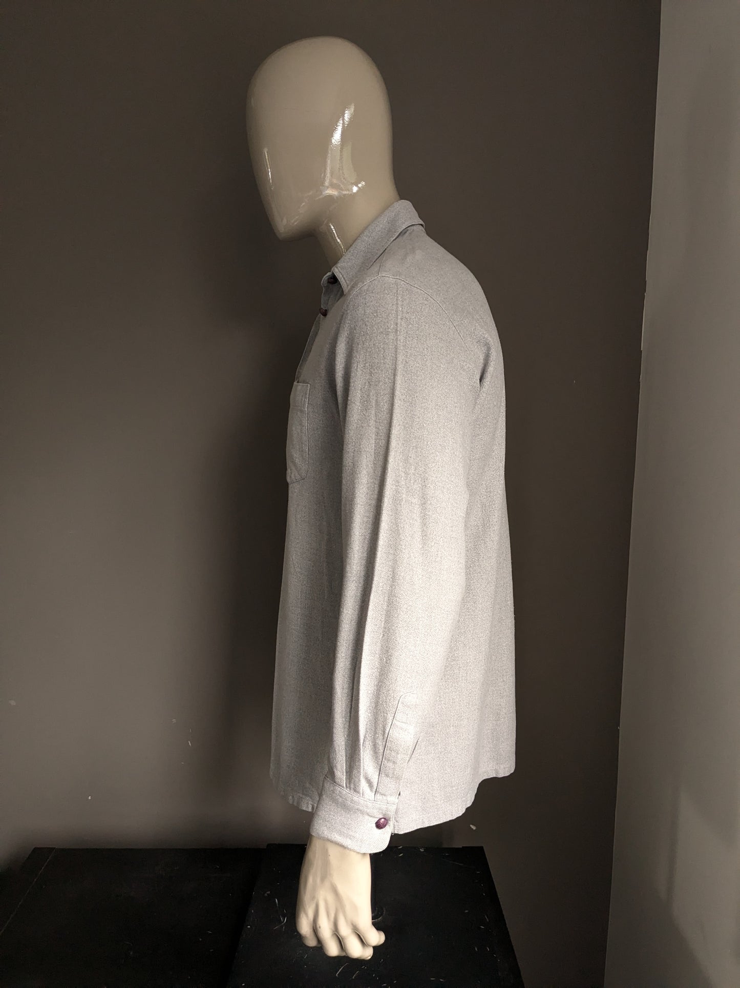 Chemise primlle vintage. Gris clair mélangé. Taille M.