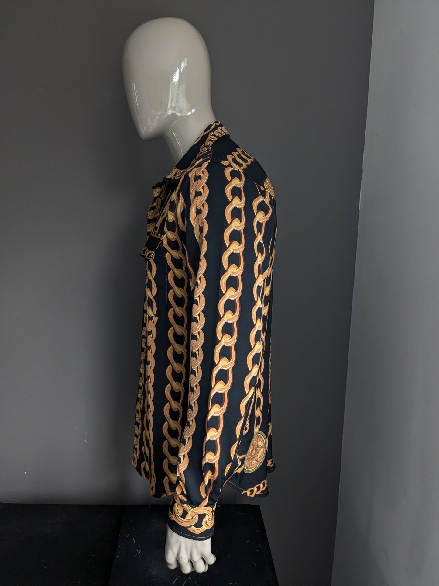 Brandless print shirt. Gold chain print. Size M.