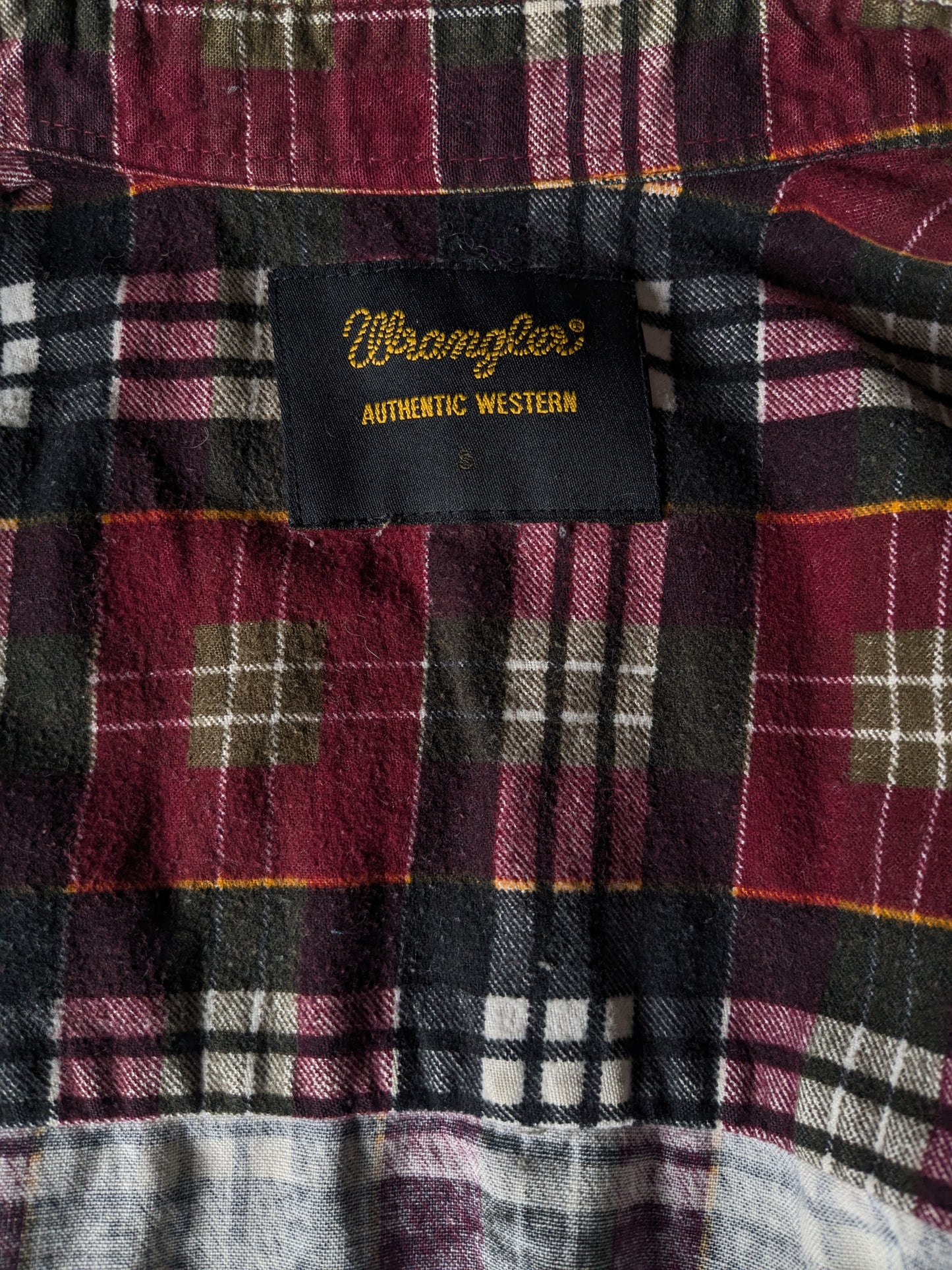 Camisa de franela occidental de Wrangler Vintage. Verde rojo en blanco y negro a cuadros. Talla L.