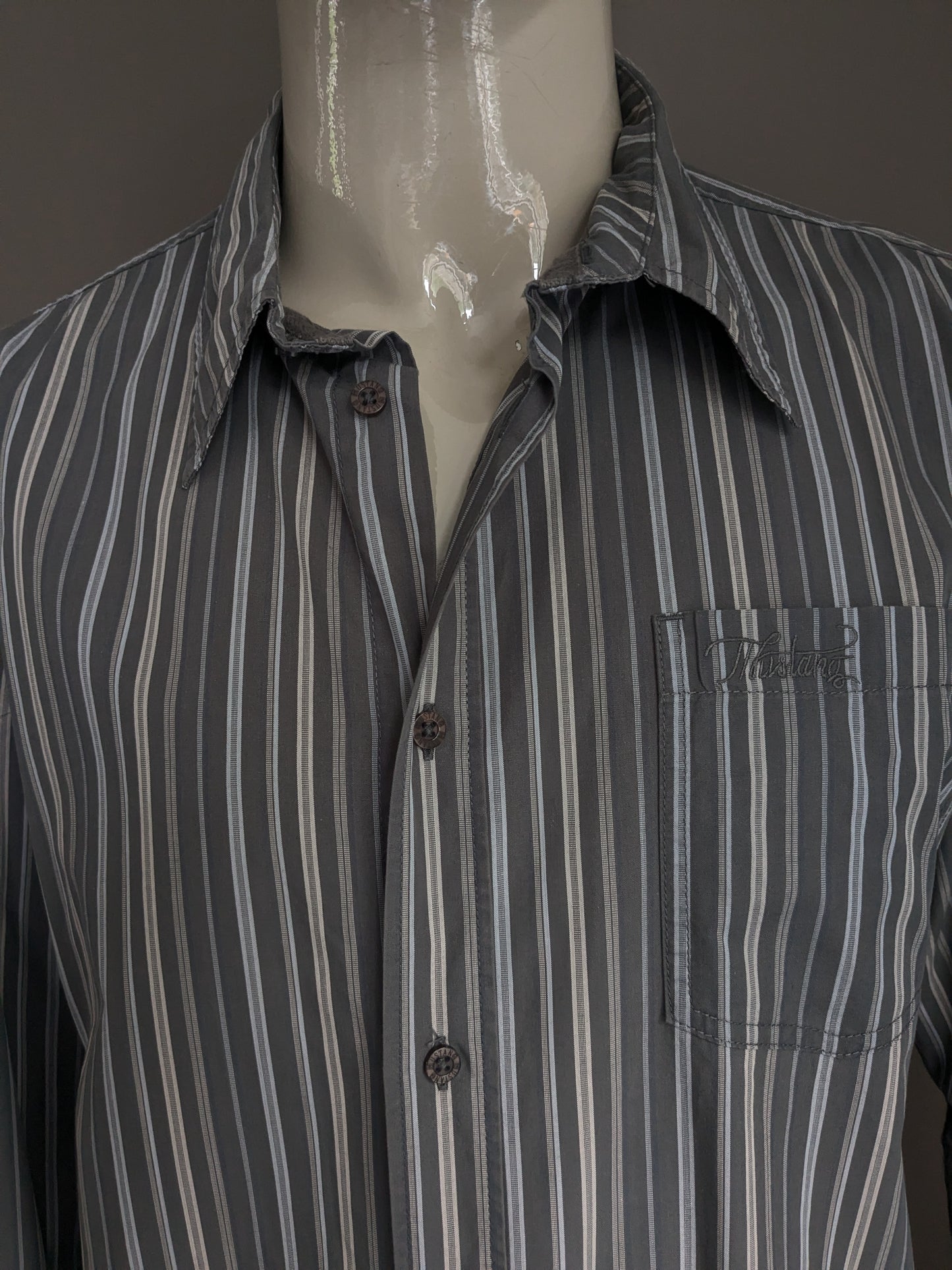 Mustang shirt. Gray blue beige striped. Size XL.