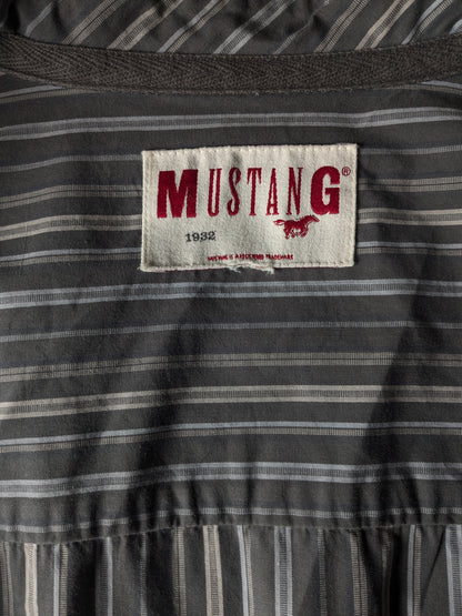 Mustang shirt. Gray blue beige striped. Size XL.