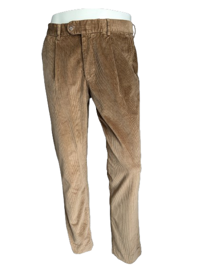 Steppin Put Ribbroek. Brown colored. Size 50 / M. Model "Churchill". Stretched.