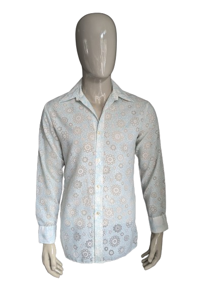 Beautiful 70's Zornica shirt with point collar. Light translucent white green flower motif. Size M.