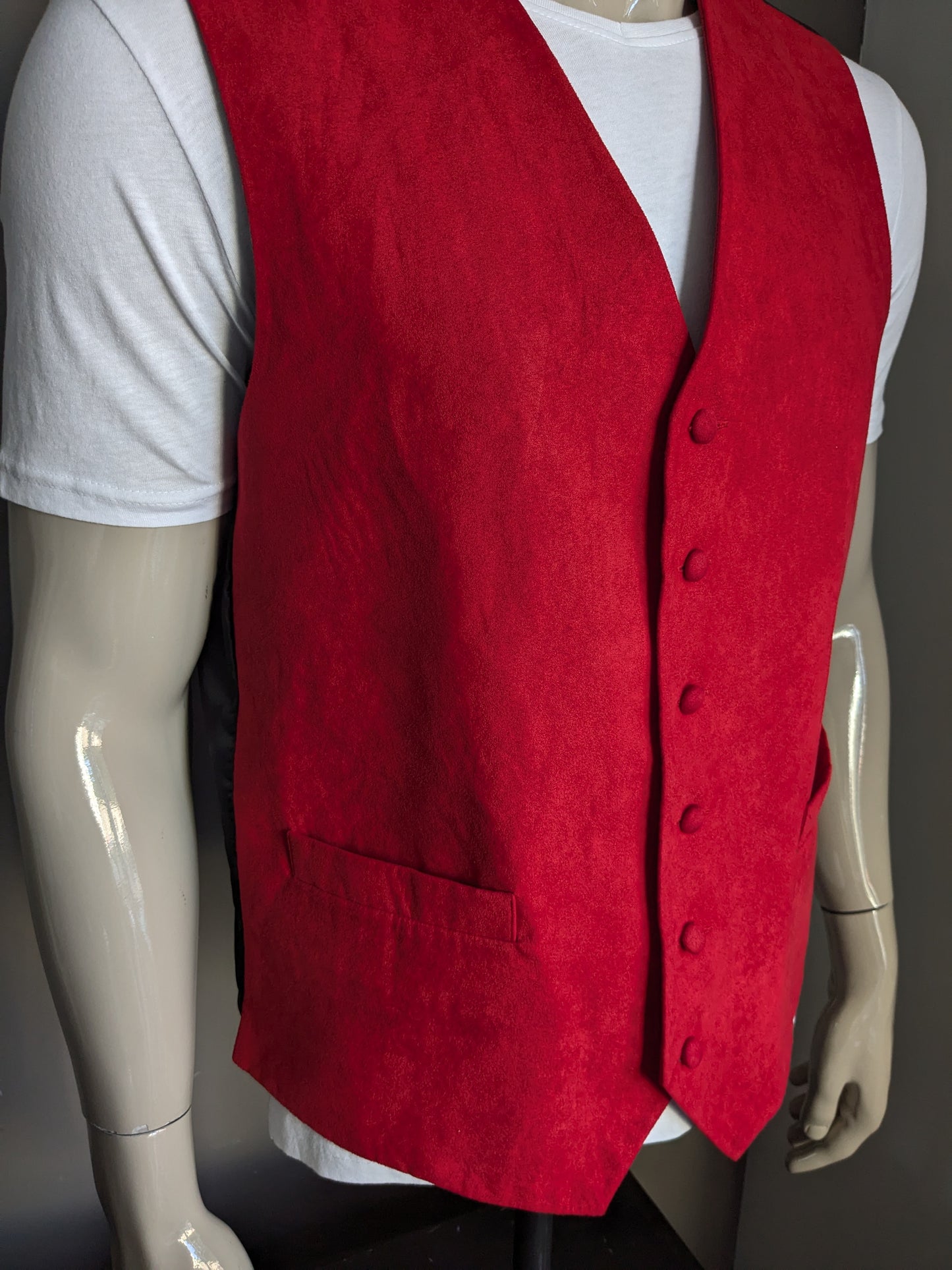 Il gilet di Lloyd Attree e Smith. Rosso. Taglia L.