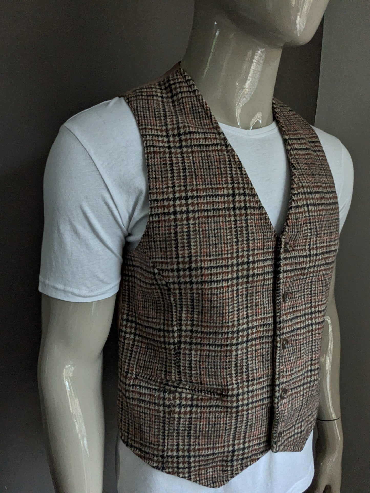 Vintage woolen waistcoat. Brown black red checked. Size M.