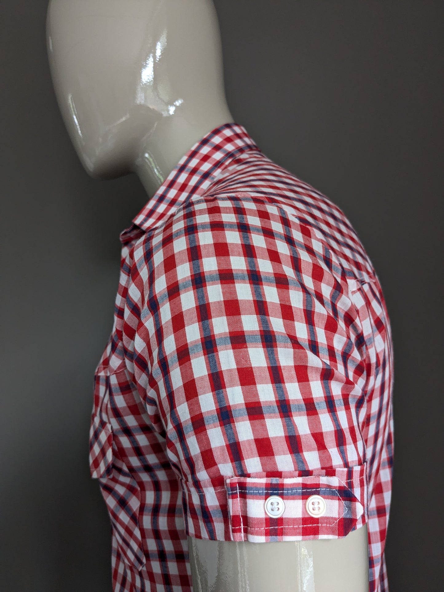 Vintage 70's merwall shirt with point collar and short sleeve. Red white blue checked. Size M.