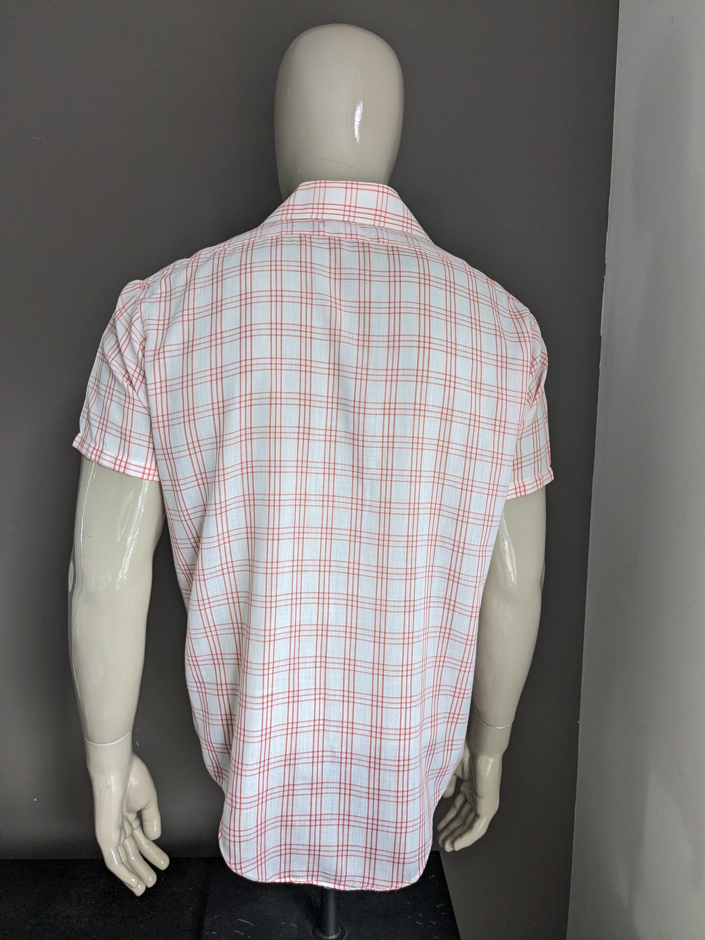 Vintage 70's shirt short sleeve with point collar. Red white checkered. Size XL.