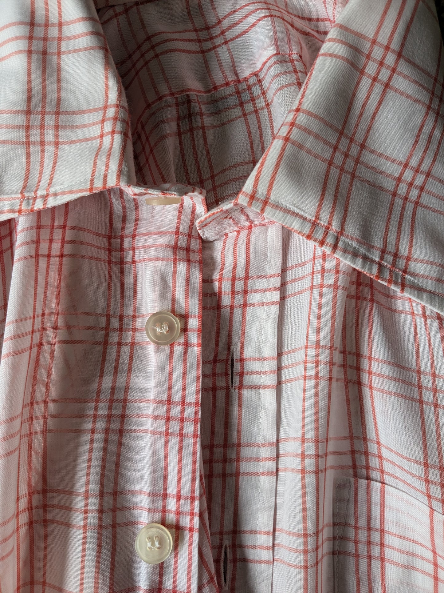 Shelt de chemise vintage des années 70 à manches courtes avec collier. Rouge blanc à carreaux. Taille xl.