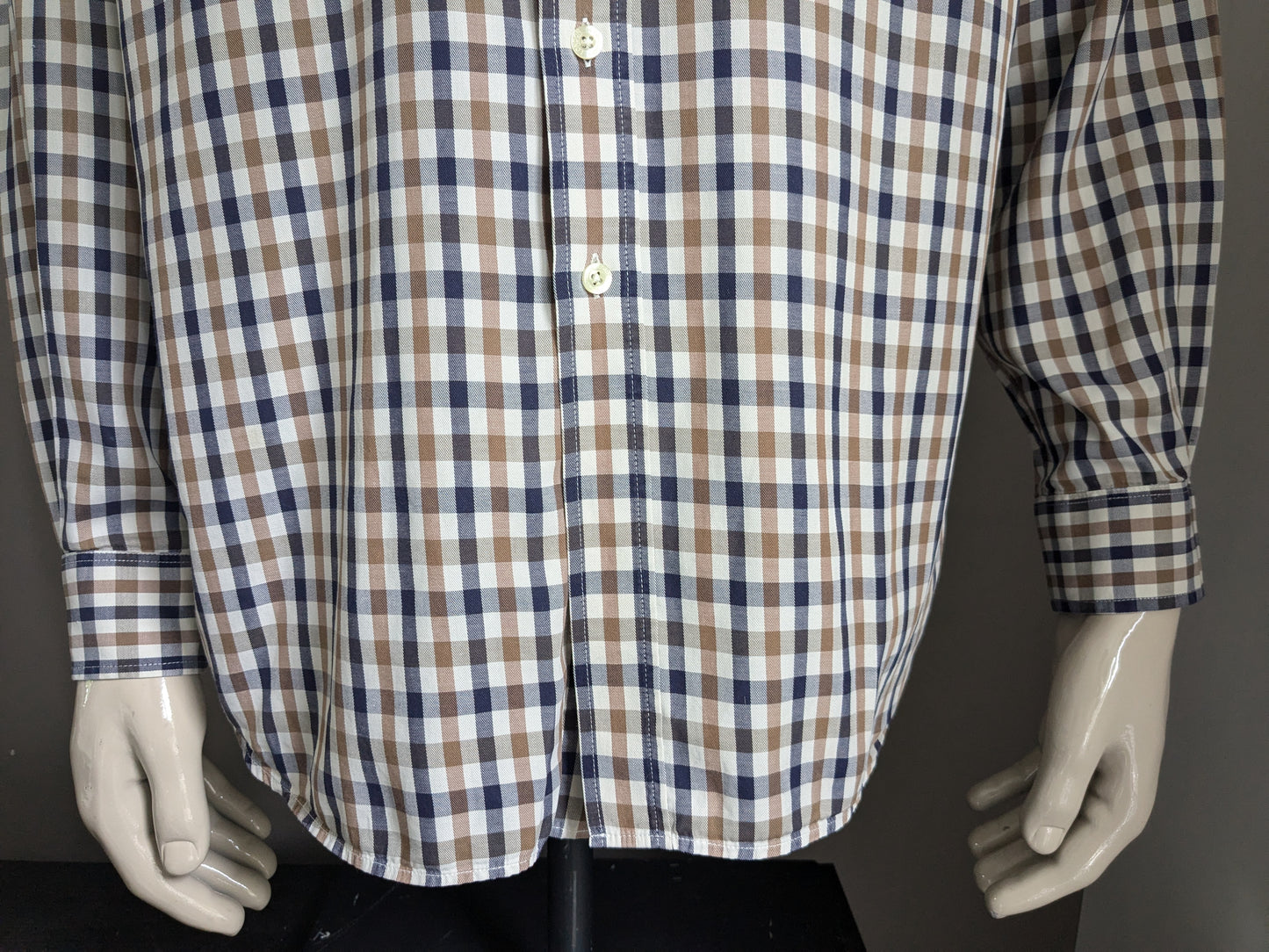 Aquascutum -Shirt. Braunblau Beige blockiert. Größe L / XL.