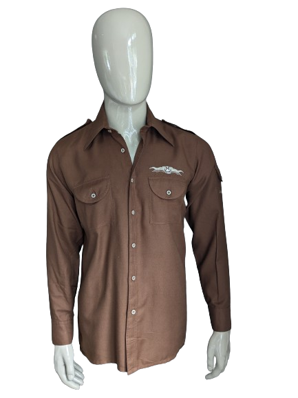 Vintage 70's M-club shirt with point collar. Brown colored. Size L.