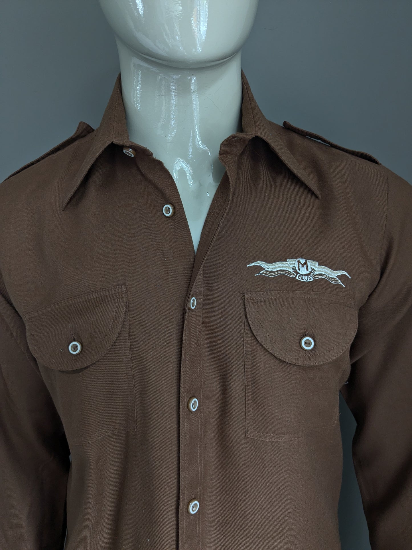 Vintage 70's M-club shirt with point collar. Brown colored. Size L.