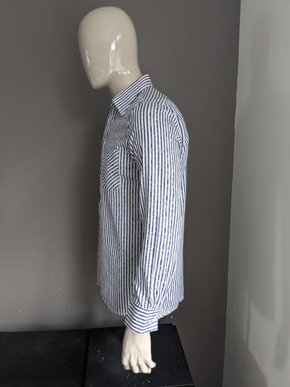 Camisa Aktuell vintage. Blanco azul rayado con motivo. Talla M.