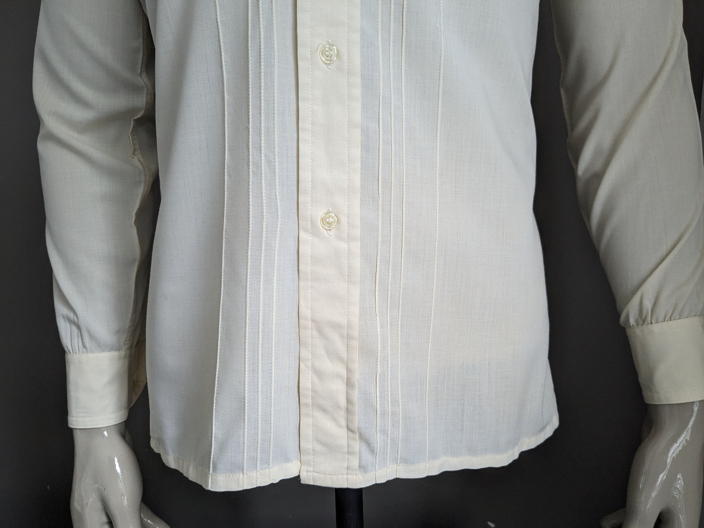 Chemise Jean Pascal vintage des années 70 avec collier. Coloré beige. Taille M.