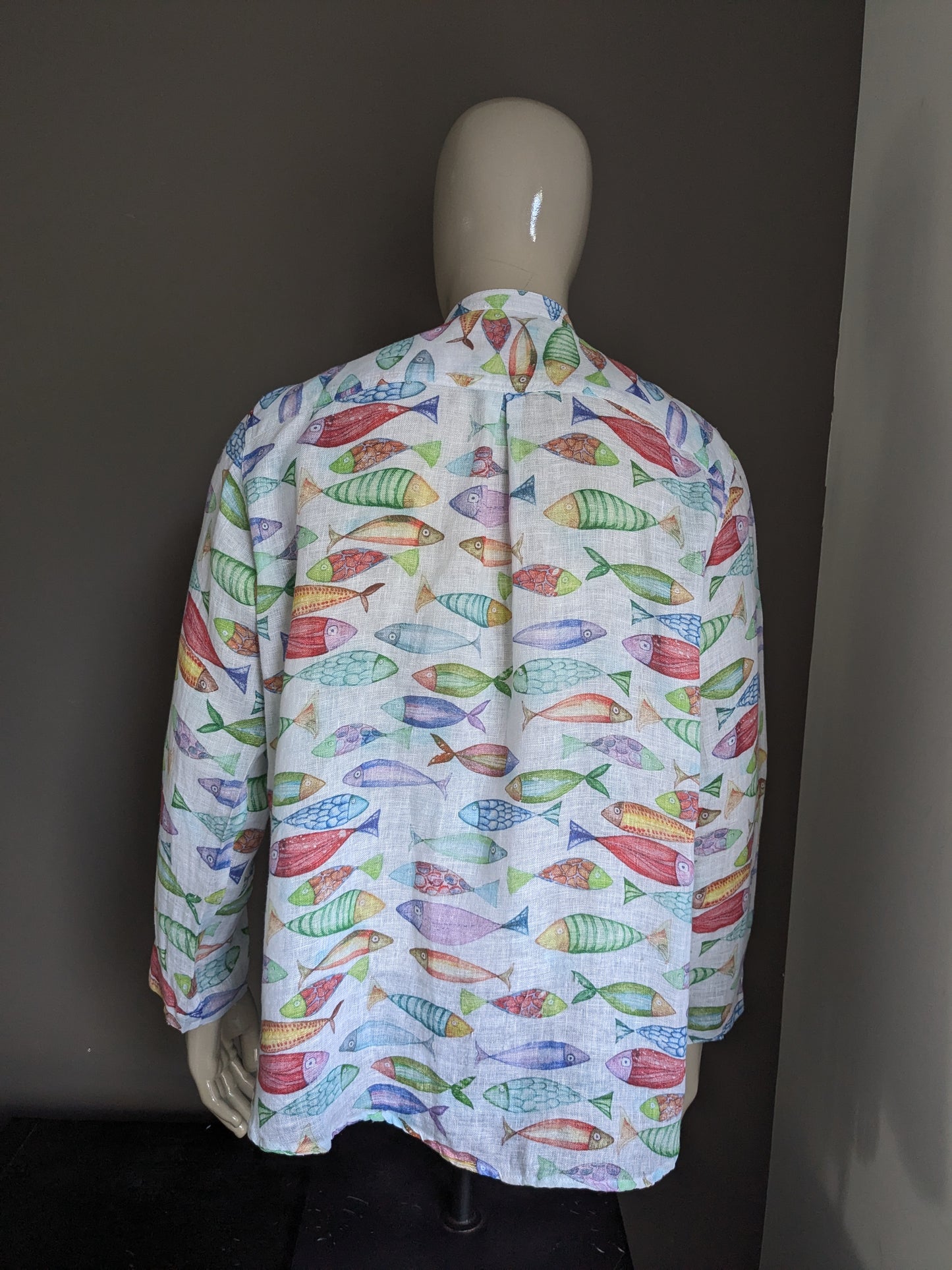 Linen shirt with mao / farmers / raised collar. Beautiful colored fish print. Size XXL / 2XL