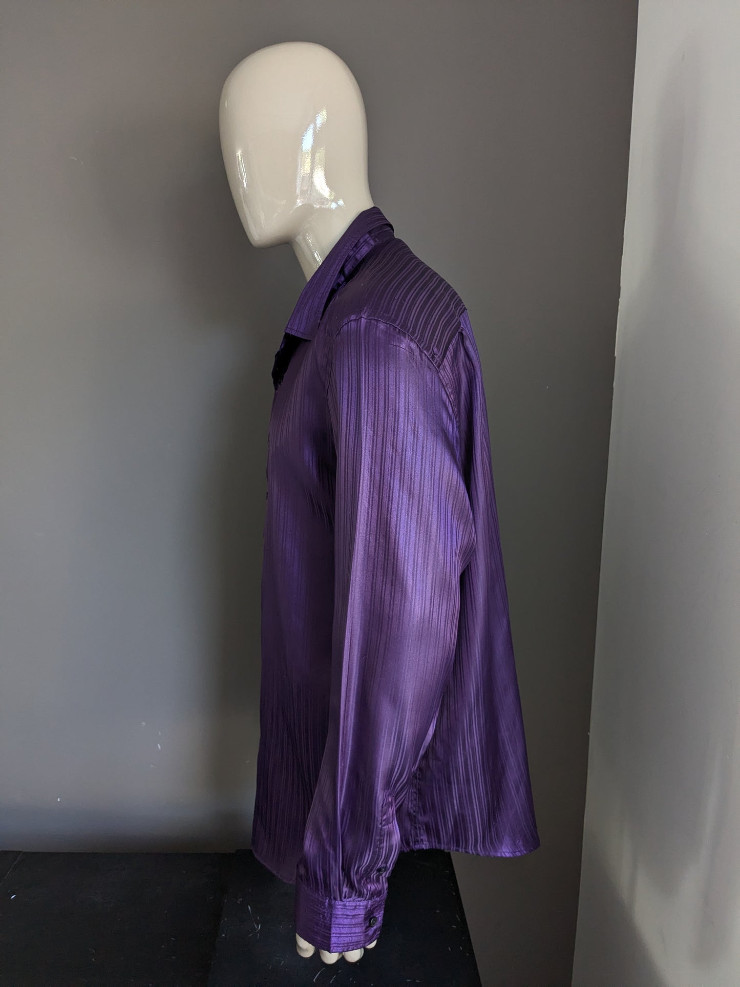 B.P.C. chemise. Brasset brillant violet. Taille xxl / 2xl