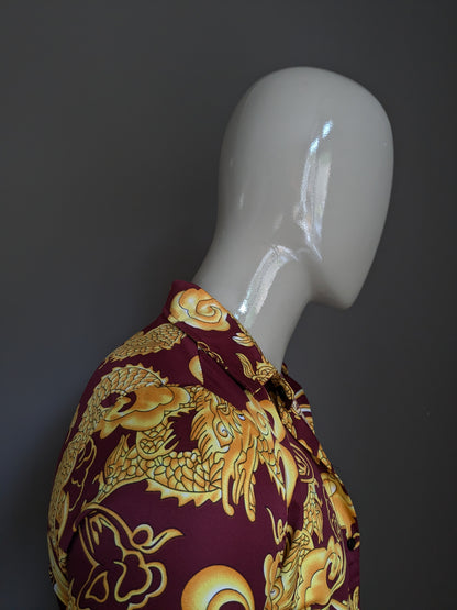 Chemise anime mangay vintage. Impression de dragon jaune Bordeaux. Taille S.