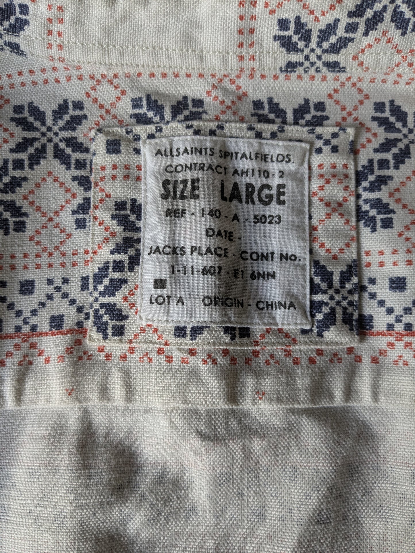 Allsaints Shirt. Weißer blauer Rotdruck. Dicker Stoff. Größe M / L.