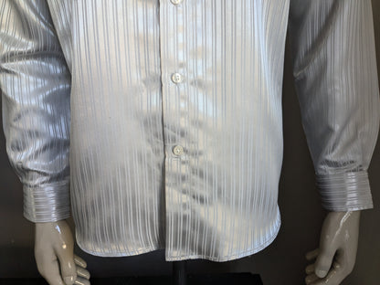 Vintage copy right shirt. Silver -colored shiny striped. Size L.