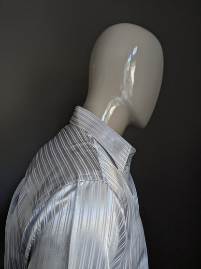 Chemise droite de copie vintage. Rayé brillant en argent. Taille L.