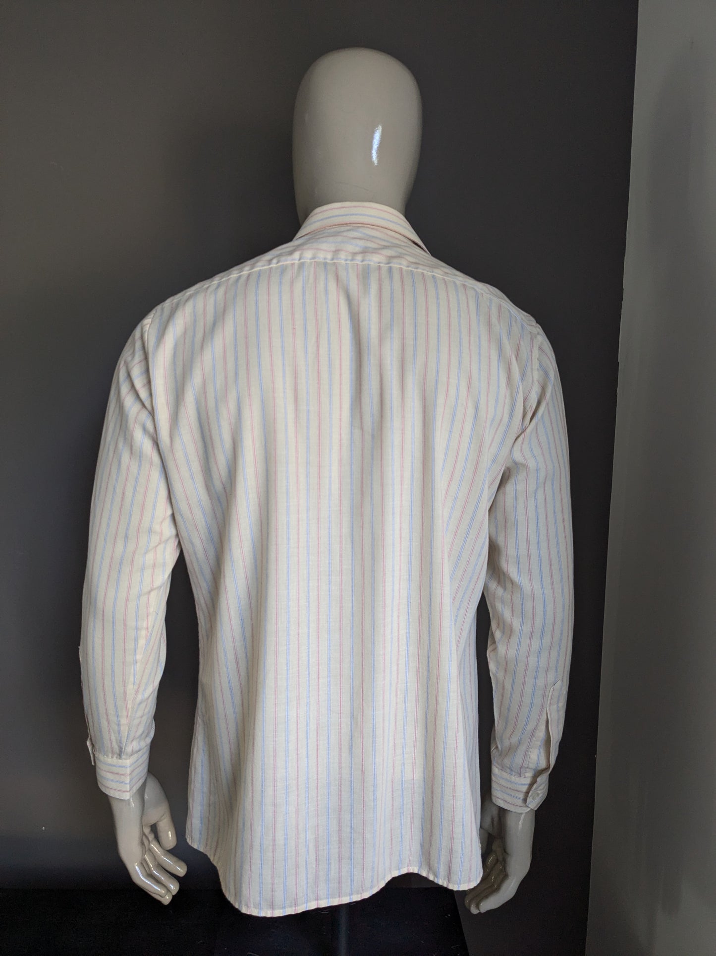 Vintage Golden Style 70's shirt. Beige red blue striped. Size L / XL.