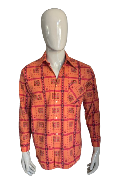 Vintage 70's shirt with point collar. Orange red black print. Size L.