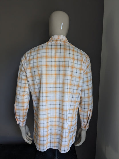 Vintage exclusiv r 70's shirt with point collar. Orange white black checked. Size XL.