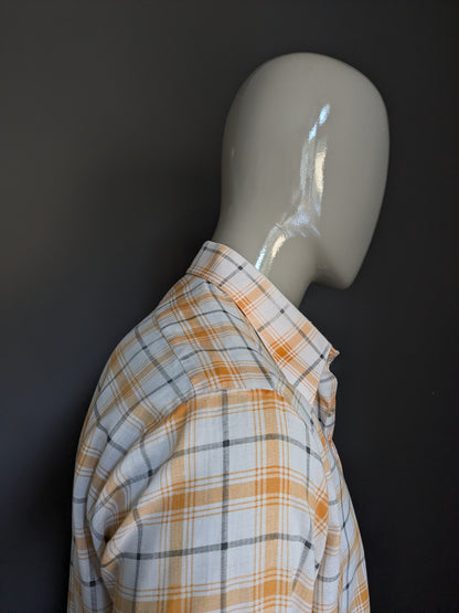 Vintage exclusiv r 70's shirt with point collar. Orange white black checked. Size XL.