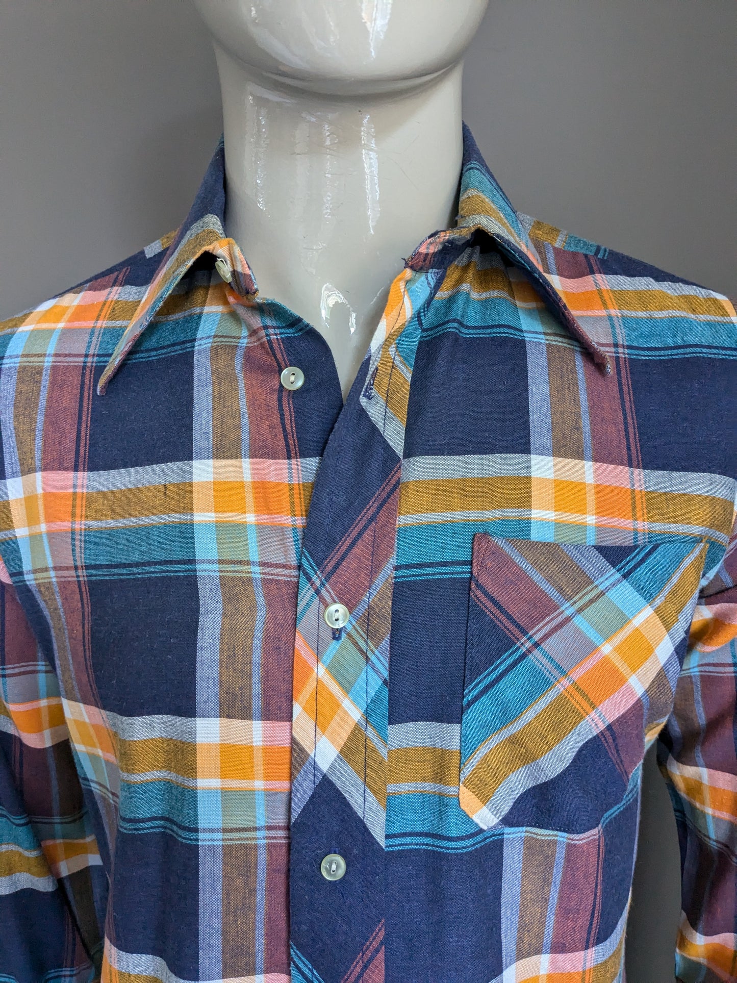 Vintage Lección 3 Camisa de los 70 Lords con cuello de punto. Azul muy rojo revisado. Talla M.