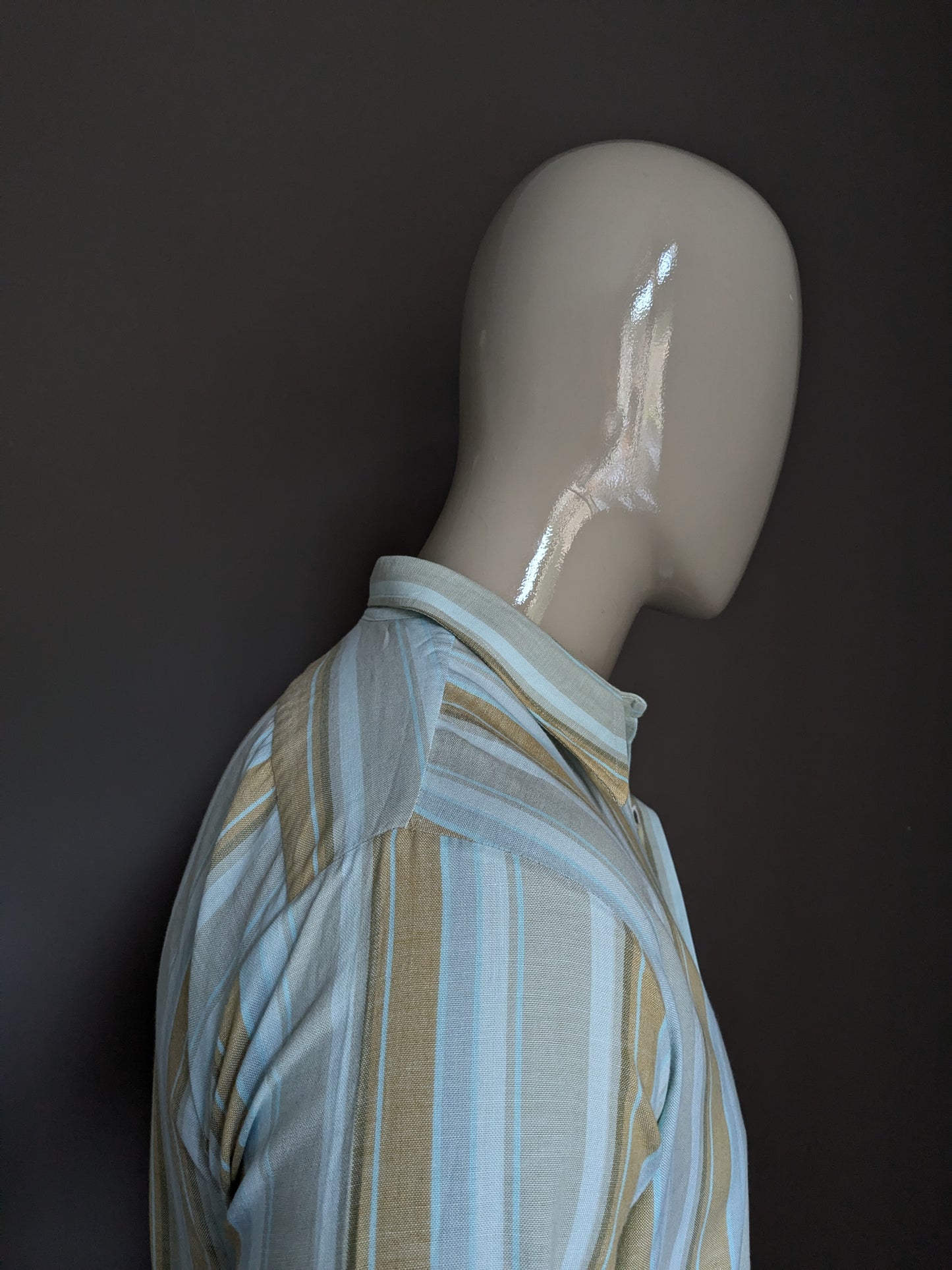 Camicia di Jeune degli anni '70 in stile vintage. Strisce marrone blu. Taglia L.