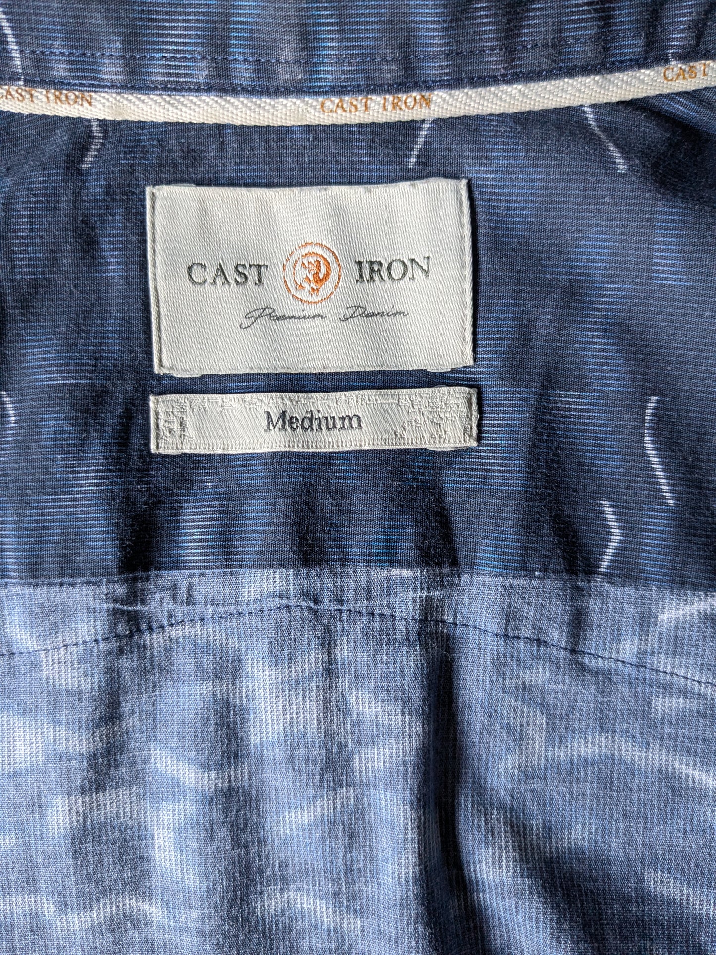 Cast Iron shirt. Dark blue white motif. Size M. Stretch