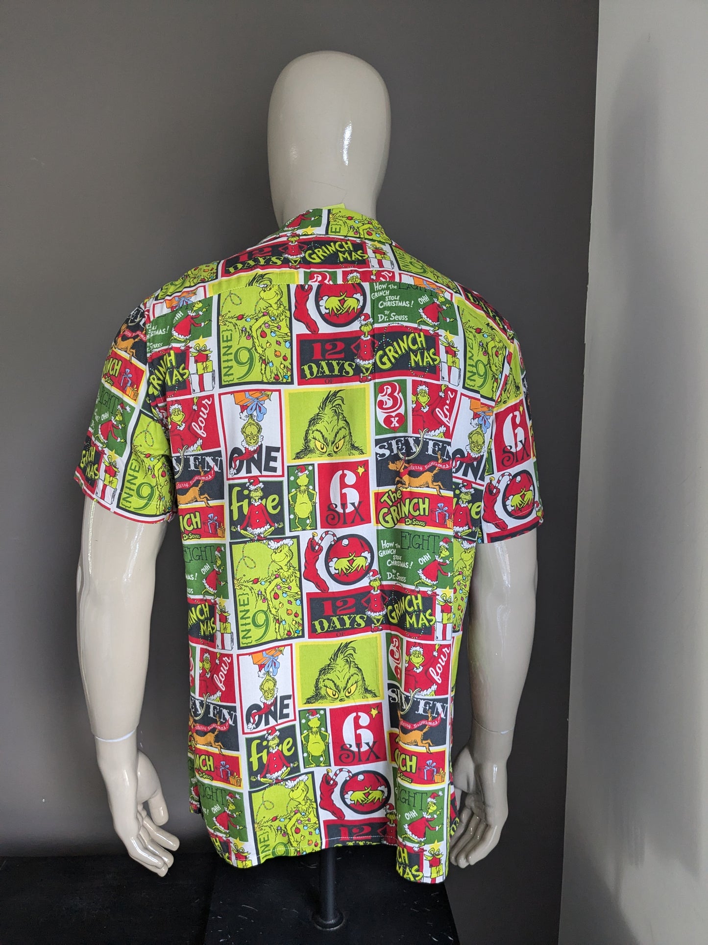 Original Dr. Seuss '' The Grinch '' Shirt short sleeve. Green red print. Size L.