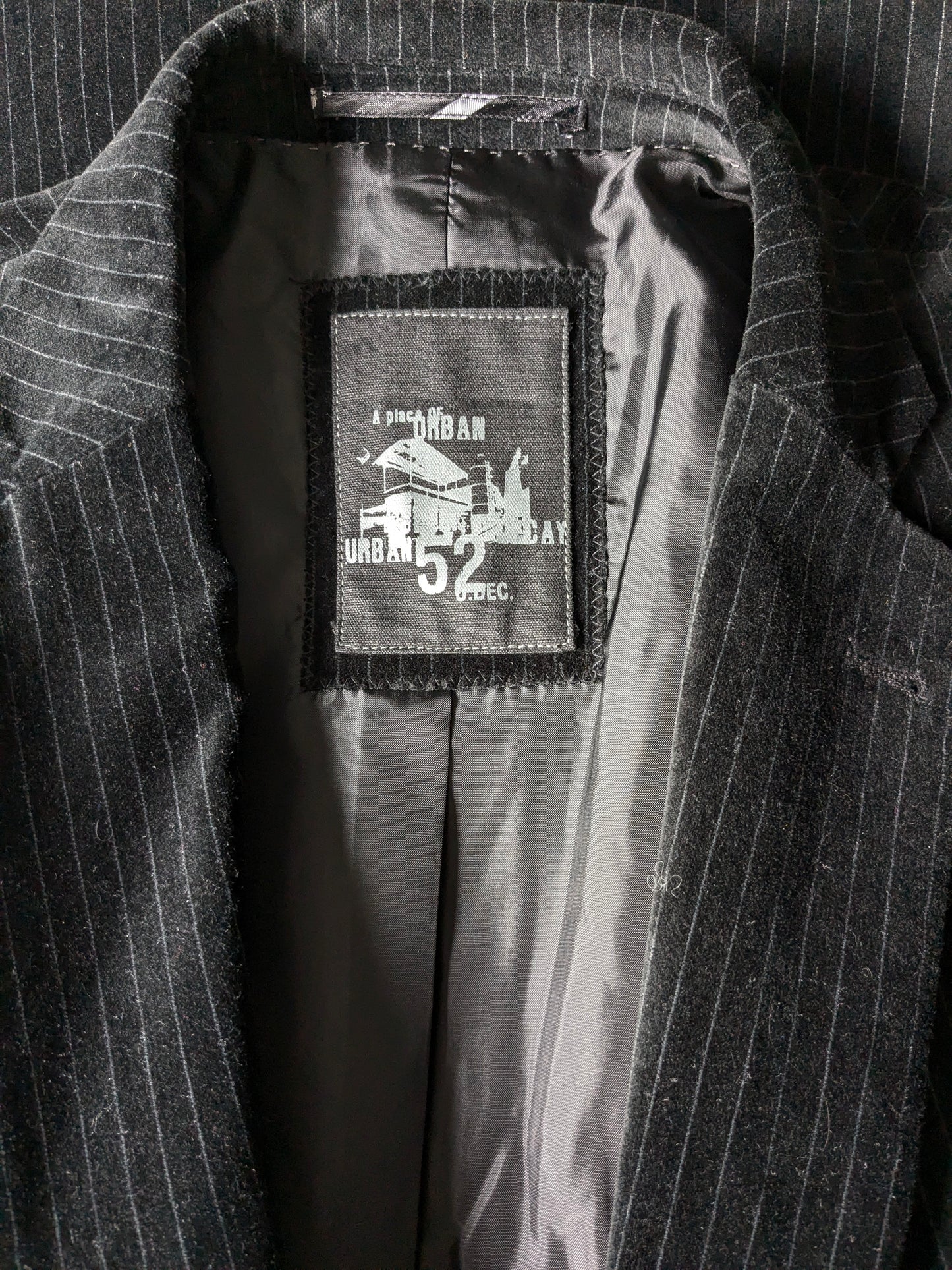 Angelo Litrico Vuweel / Velor jacket. Black gray striped. Size 58 / XL.