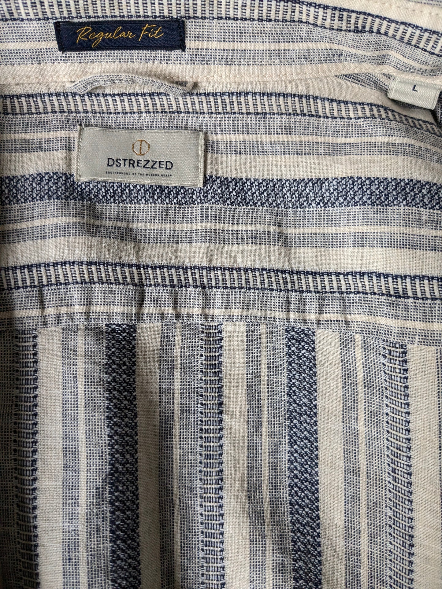 Chemise en lin dstrezzed. Bleu beige rayé. Ajustement régulier. Taille L.