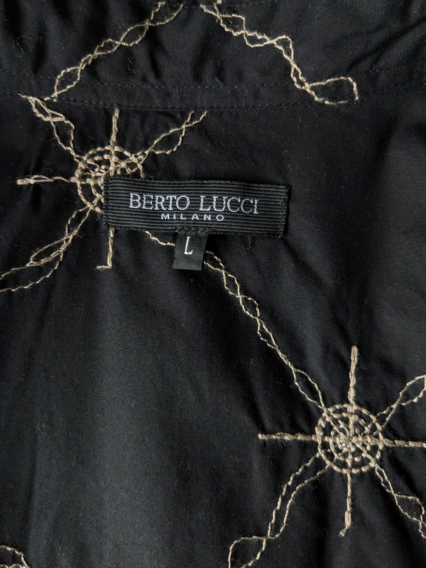 Vintage Berto Lucci shirt. Black with embroidered application. Size M / L.