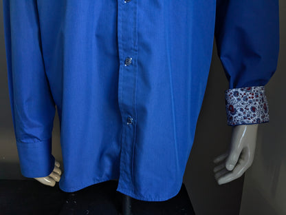 Doramafi shirt with double collar. Blue with square buttons. Size XXL.