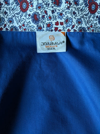 Doramafi shirt with double collar. Blue with square buttons. Size XXL.