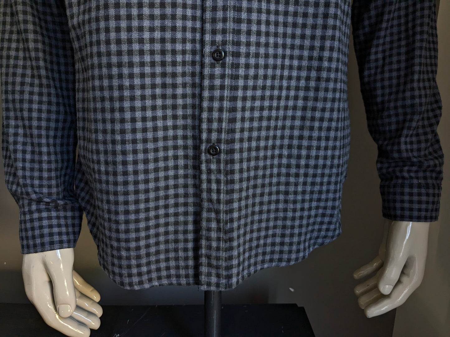 Camisa de franela de Carbonz. Lila Motif Black. Tamaño M.