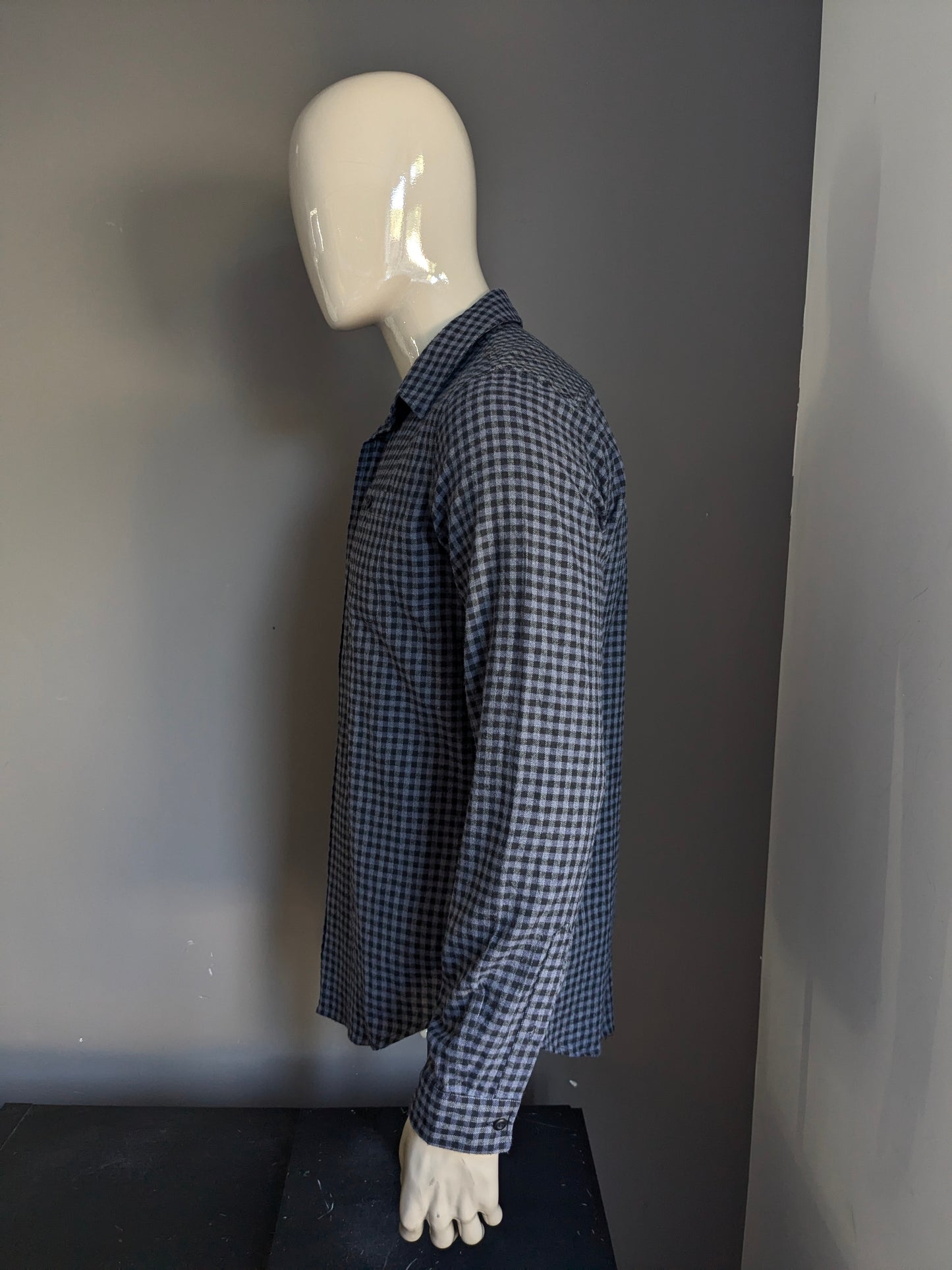 Camisa de franela de Carbonz. Lila Motif Black. Tamaño M.