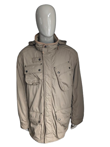 Polo Ralph Lauren winterjas. Beige gekleurd. Dubbele sluiting en verborgen capuchon. Maat 3XLB Big.