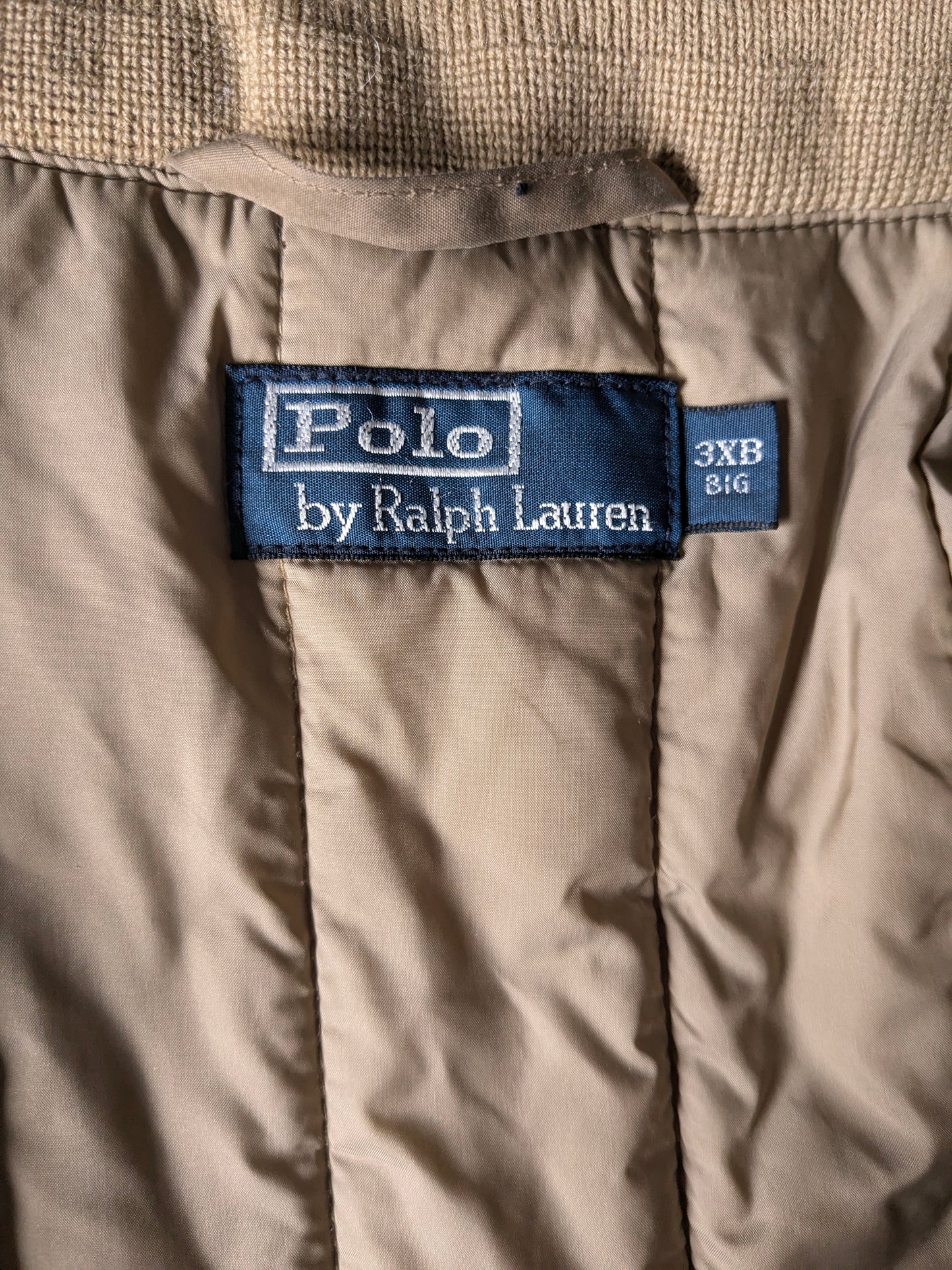 Polo Ralph Lauren winterjas. Beige gekleurd. Dubbele sluiting en verborgen capuchon. Maat 3XLB Big.